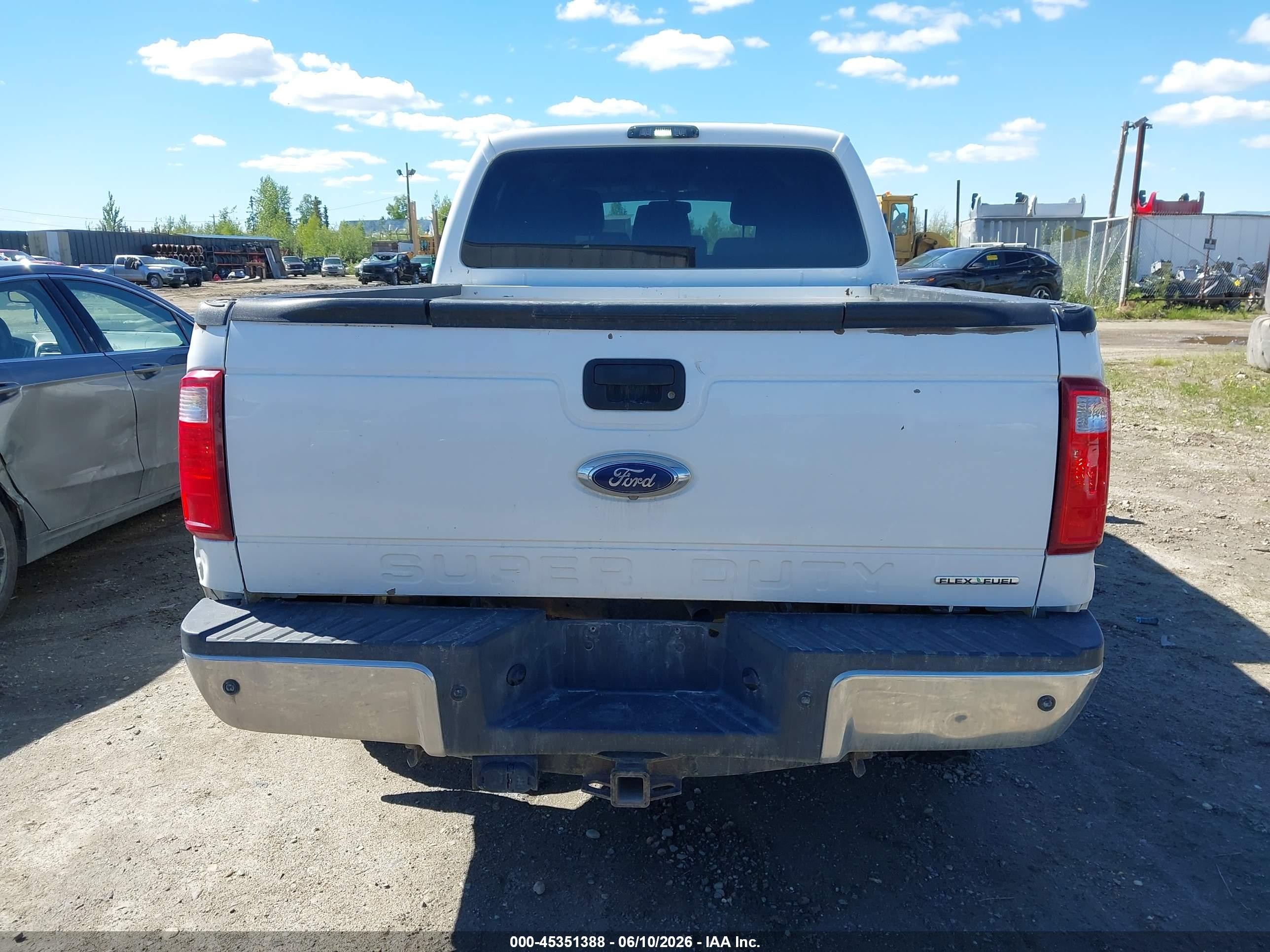 2015 Ford F-250 Xlt White vin: 1FT7W2B67FEB17628
