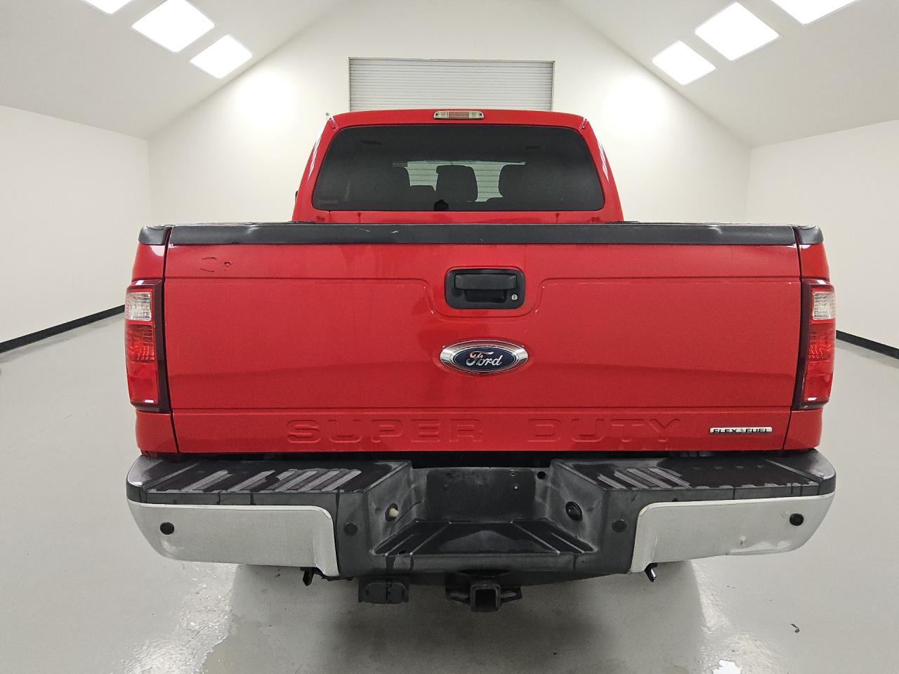 2015 Ford F250 Super Duty Red vin: 1FT7W2B67FEB78493 Damage: Tailgate, Dent(S) W/ Paint Dmg, 5 To 6 Inches
