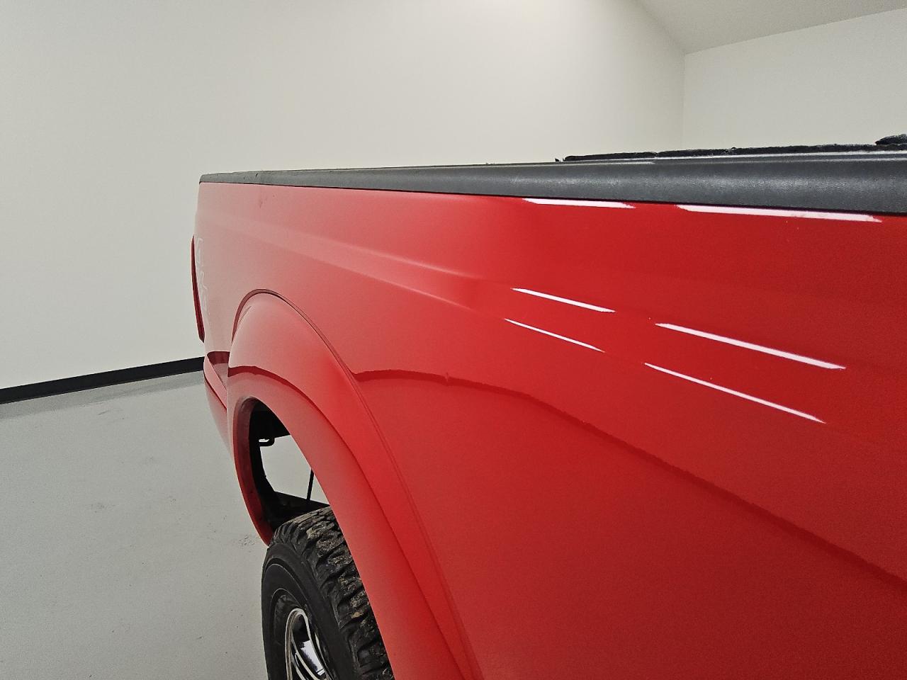 2015 Ford F250 Super Duty Red vin: 1FT7W2B67FEB78493 Damage: Right Bed Side, Dent(S) W/ Paint Dmg, 3 To 4 Inches