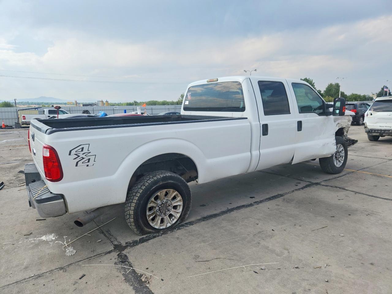 2011 Ford F250 Super Duty White vin: 1FT7W2B68BEA99103