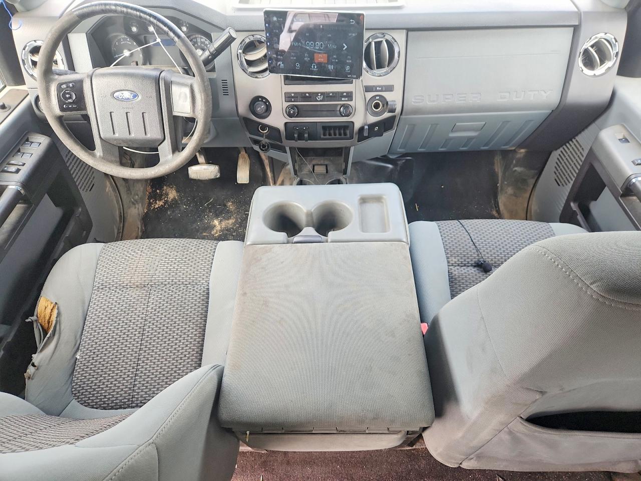 2011 Ford F250 Super Duty White vin: 1FT7W2B68BEA99103
