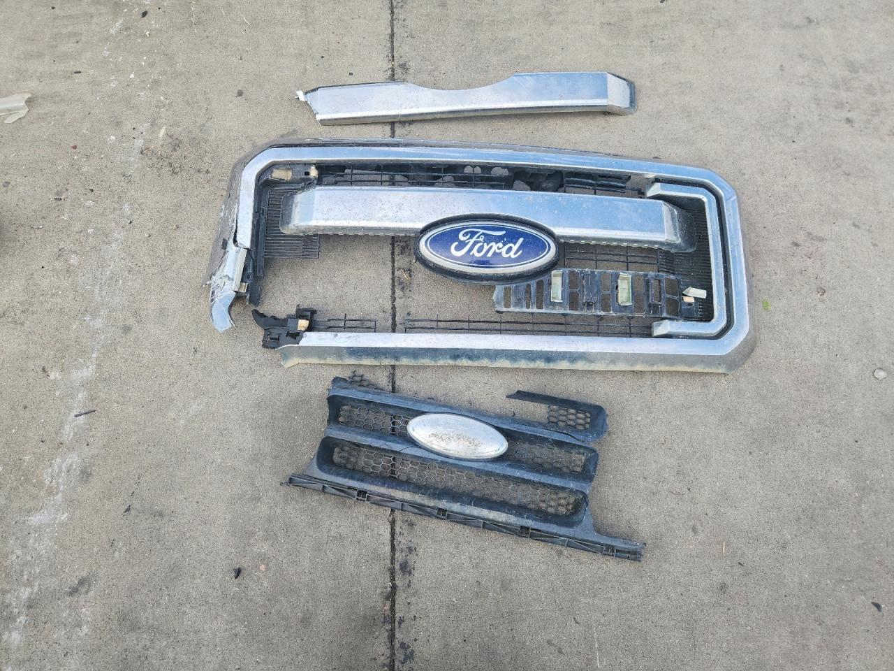 2011 Ford F250 Super Duty White vin: 1FT7W2B68BEA99103