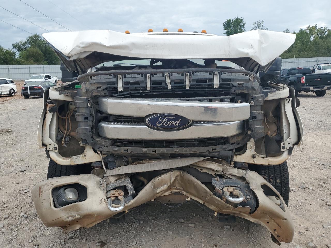 2014 Ford F250 Super Duty White vin: 1FT7W2B68EEB06460
