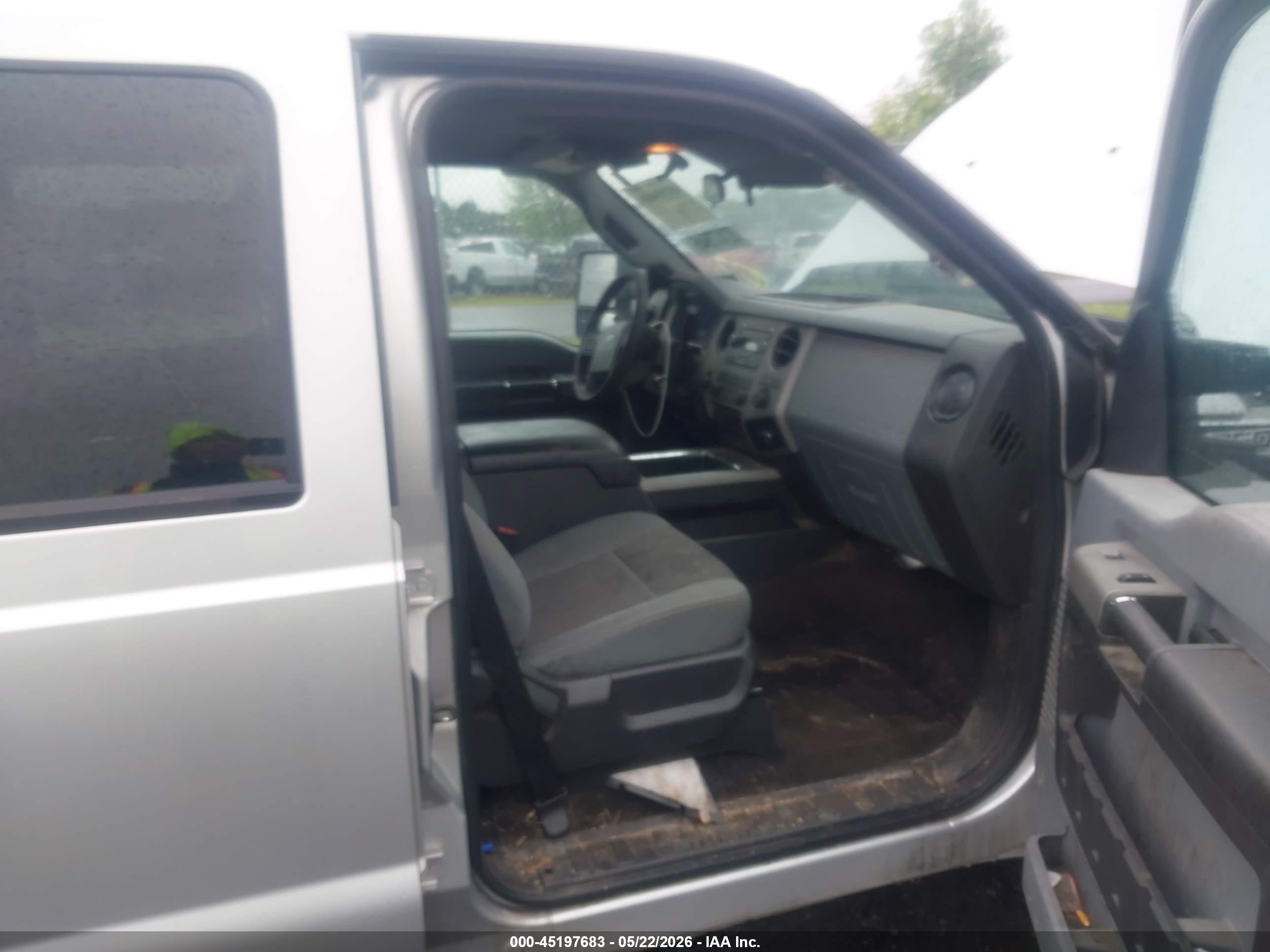2014 Ford F-250 Xlt Серебряный vin: 1FT7W2B68EEB09746