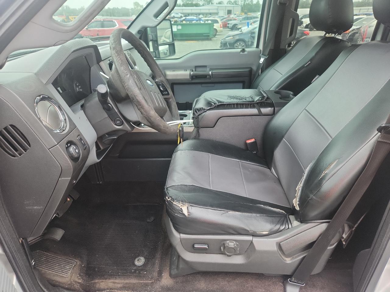 2015 Ford F250 Super Duty White vin: 1FT7W2B68FEA85725