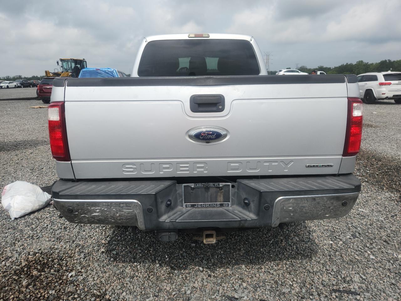 2015 Ford F250 Super Duty White vin: 1FT7W2B68FEA85725