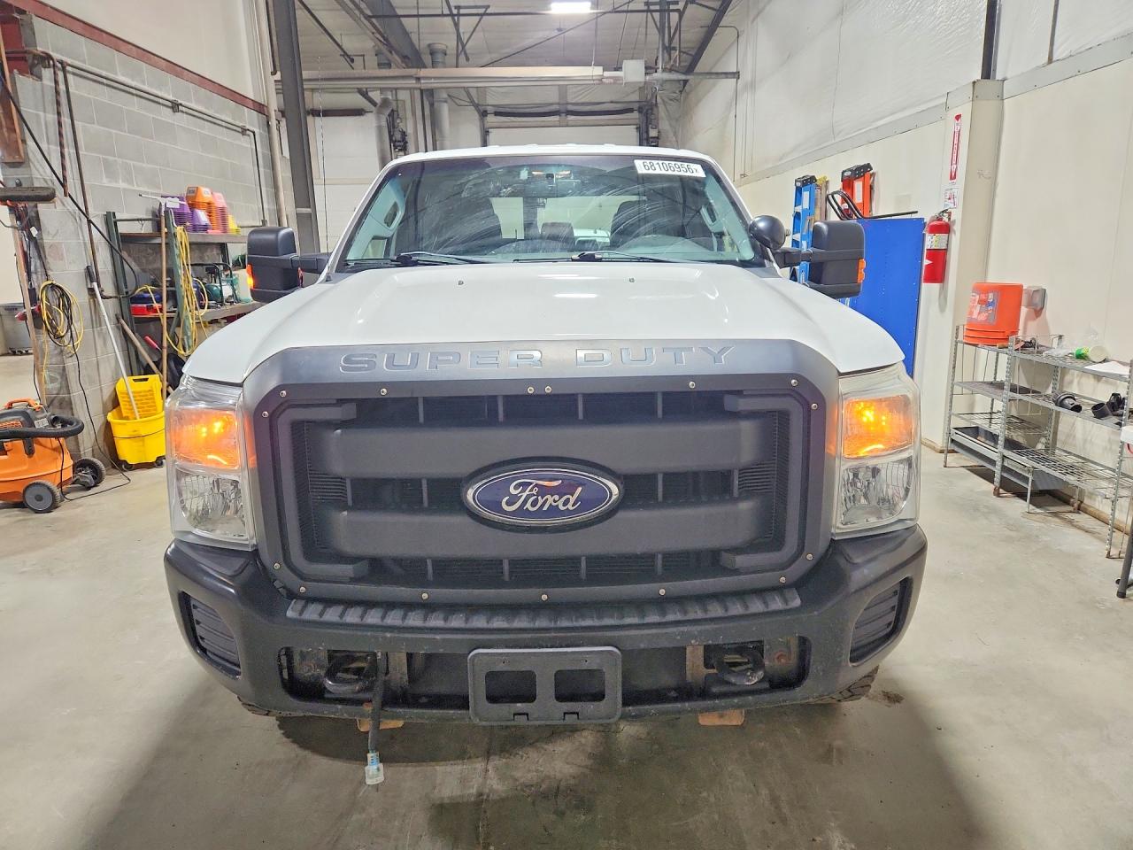 2015 Ford F250 Super Duty Белый vin: 1FT7W2B68FEC82703