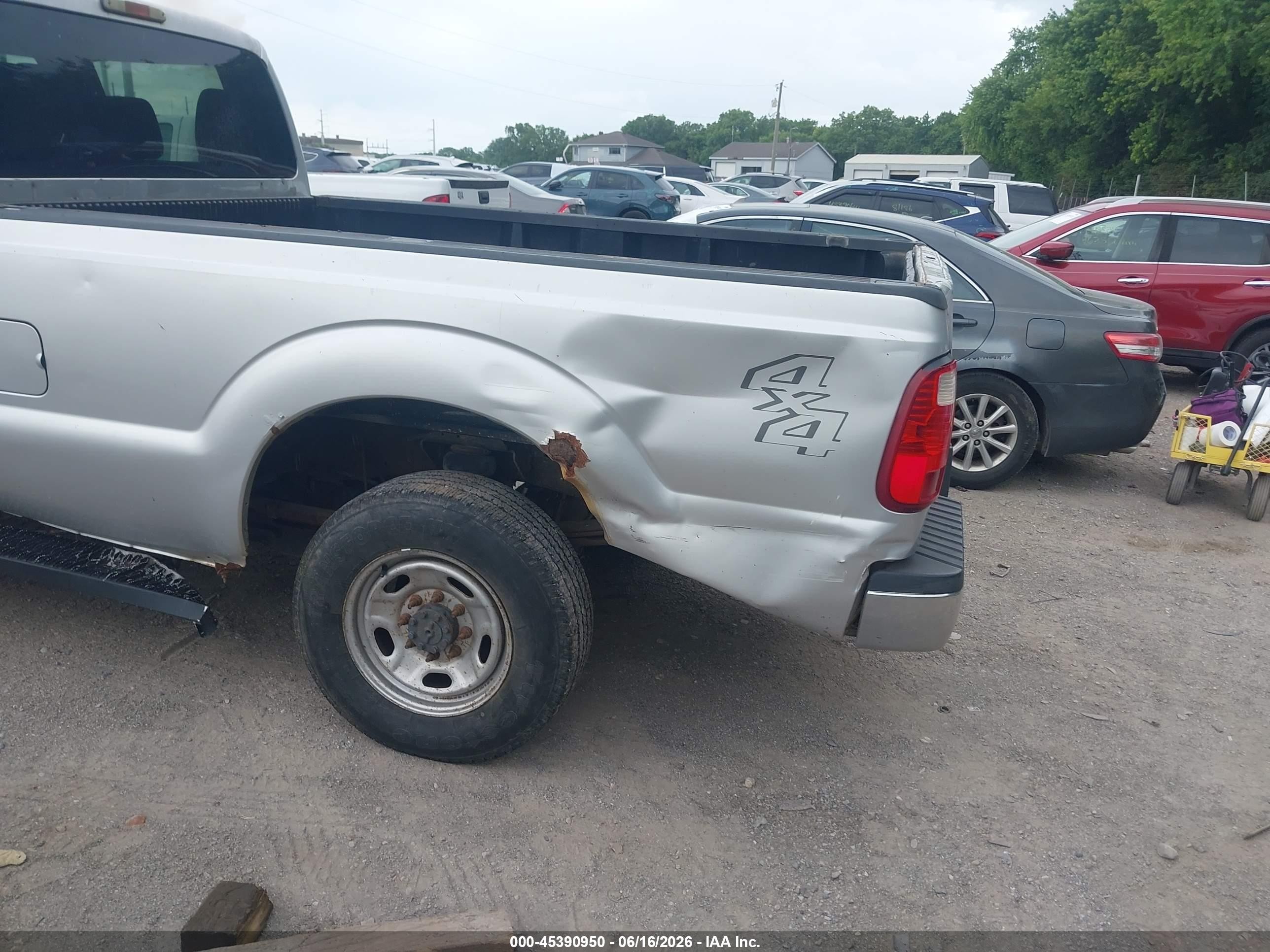 2011 Ford Super Duty F-250 Srw King Ranch/lariat/xl/xlt Silver vin: 1FT7W2B69BEC24092