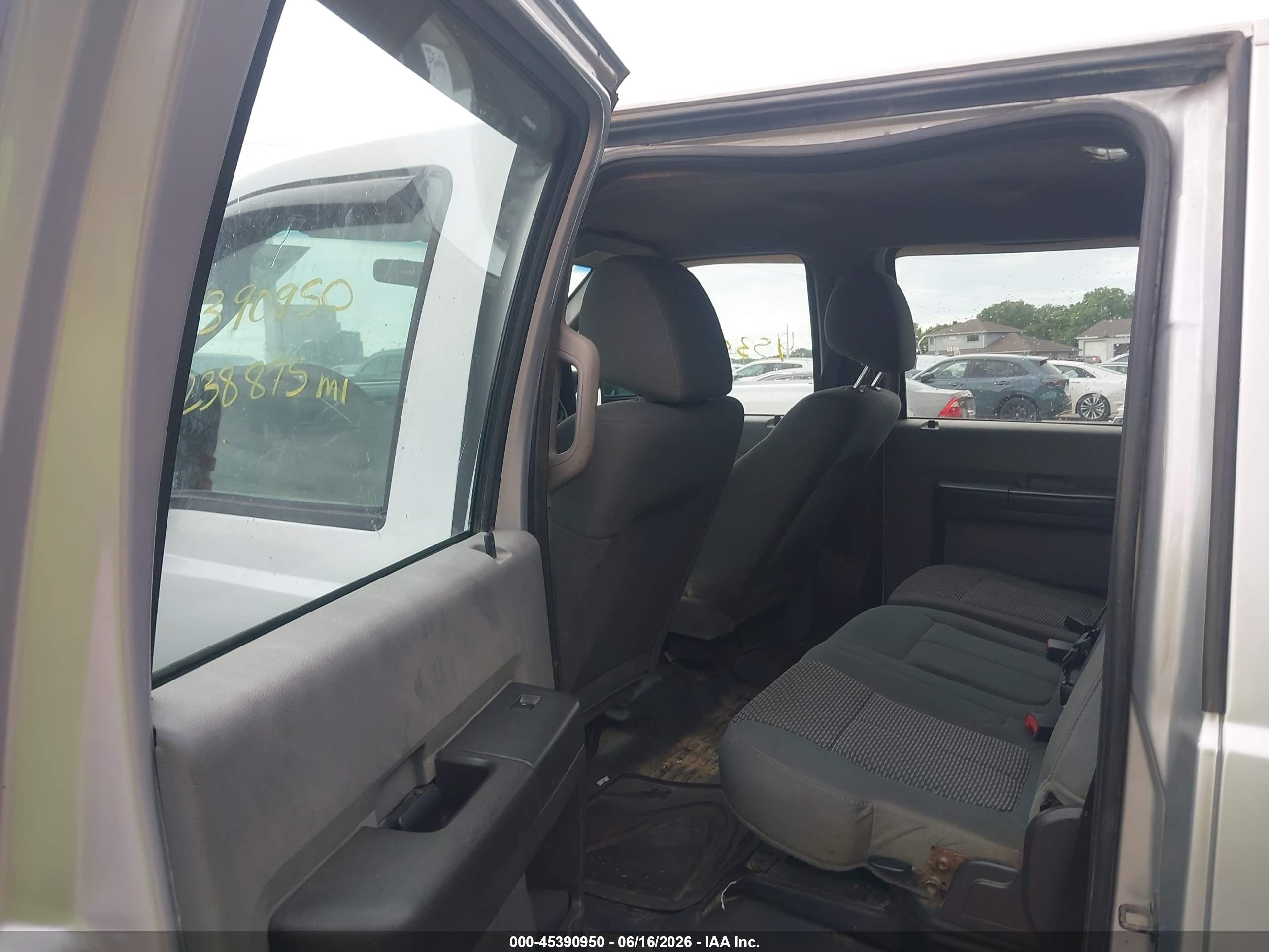 2011 Ford Super Duty F-250 Srw King Ranch/lariat/xl/xlt Silver vin: 1FT7W2B69BEC24092