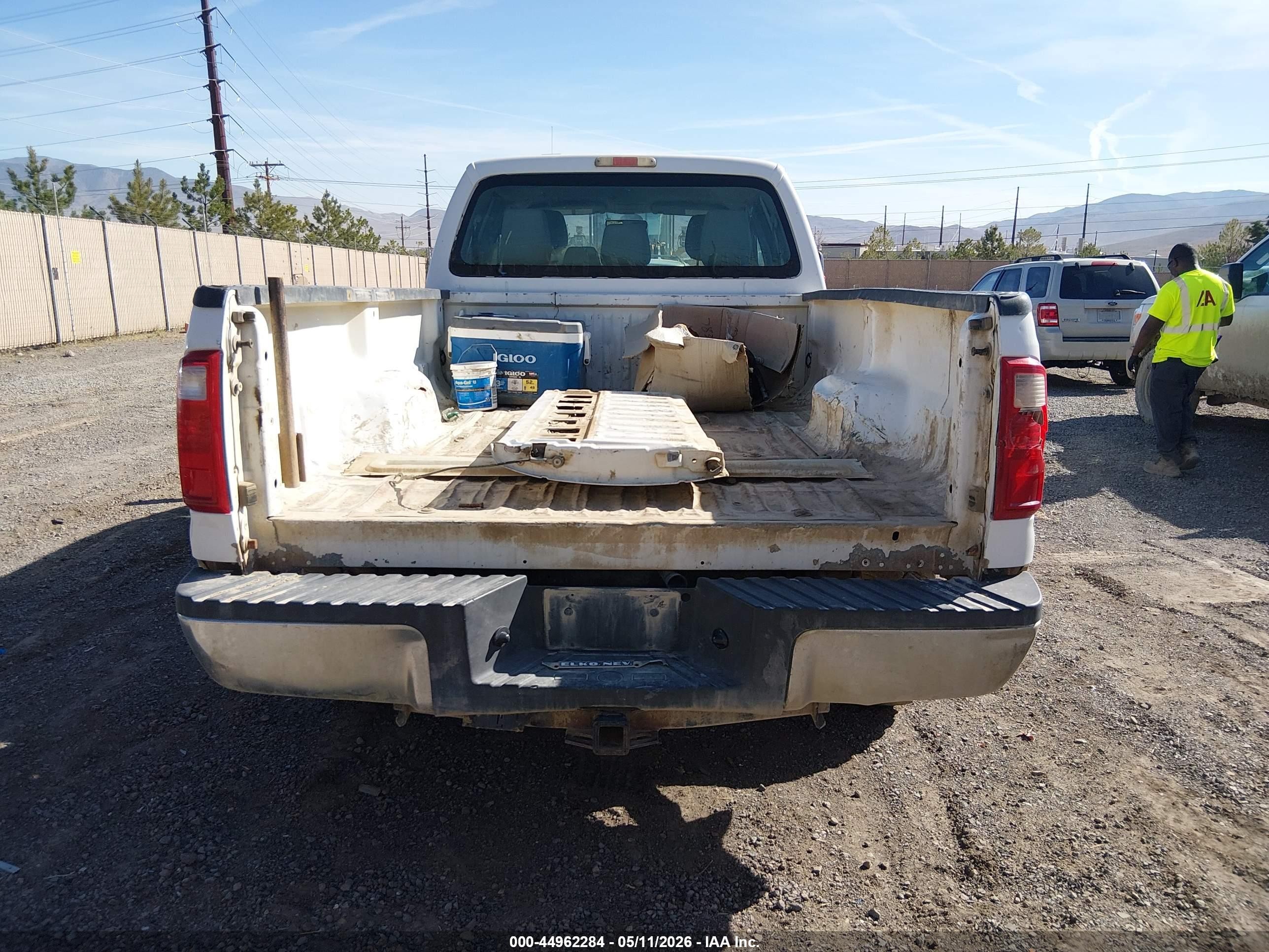 2011 Ford F-250 Xl White vin: 1FT7W2B69BEC69324