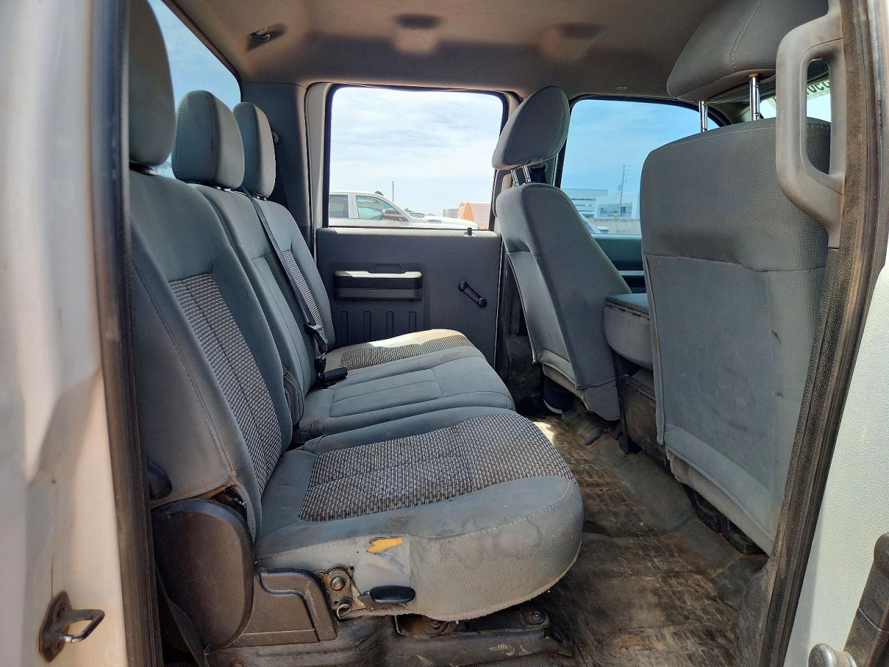2012 Ford F250 Super Duty White vin: 1FT7W2B6XCEB92187