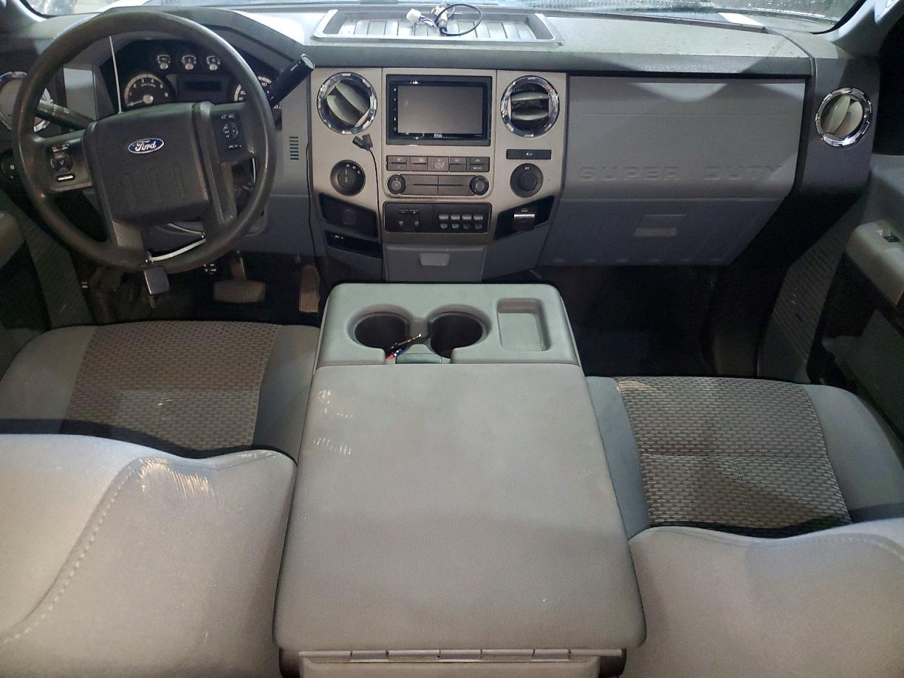 2013 Ford F250 Super Duty White vin: 1FT7W2B6XDEA67983