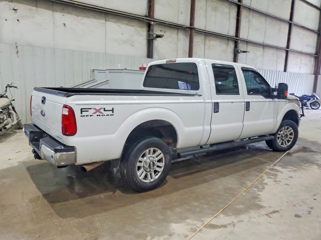 2013 Ford F250 Super Duty White vin: 1FT7W2B6XDEA67983