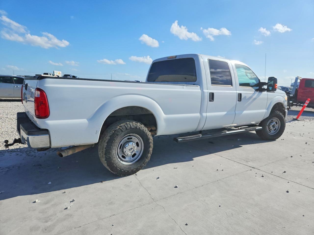 2015 Ford F250 Super Duty White vin: 1FT7W2B6XFEA82972