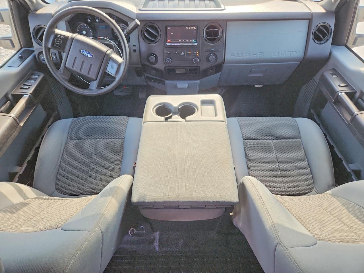 2015 Ford F250 Super Duty White vin: 1FT7W2B6XFEA82972