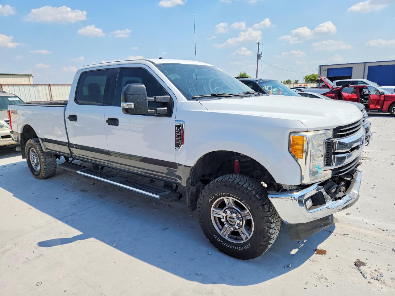2017 Ford F250 Super Duty White vin: 1FT7W2B6XHEE31938