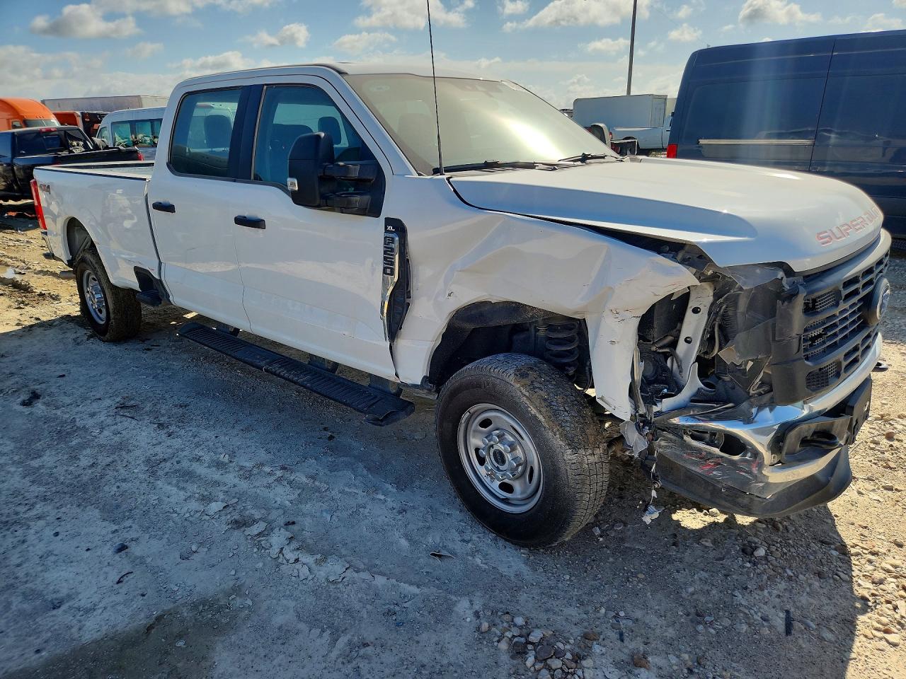 2025 Ford F250 Super Duty White vin: 1FT7W2BA5SEC69938