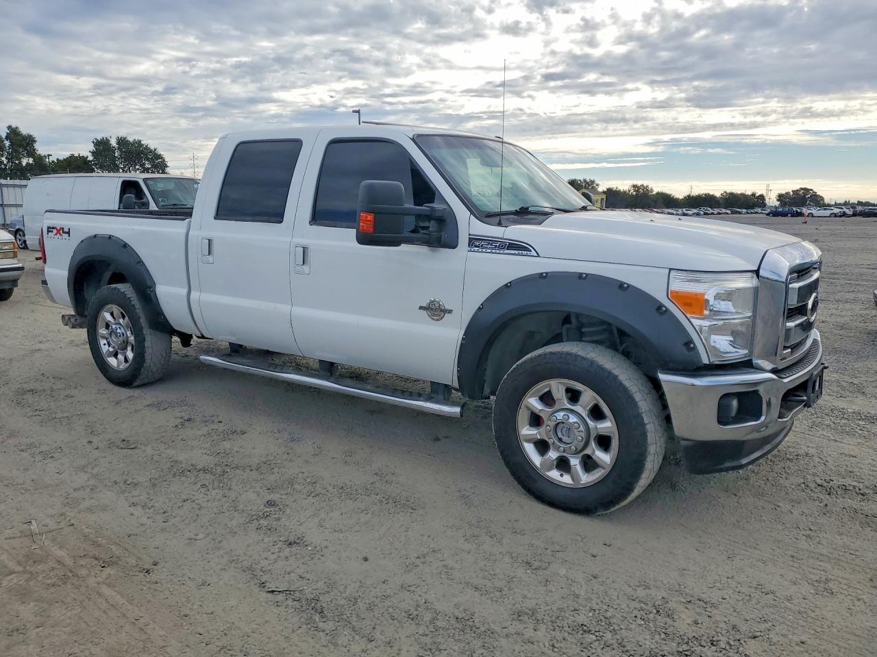 2011 Ford F250 Super Duty White vin: 1FT7W2BT0BEB53502