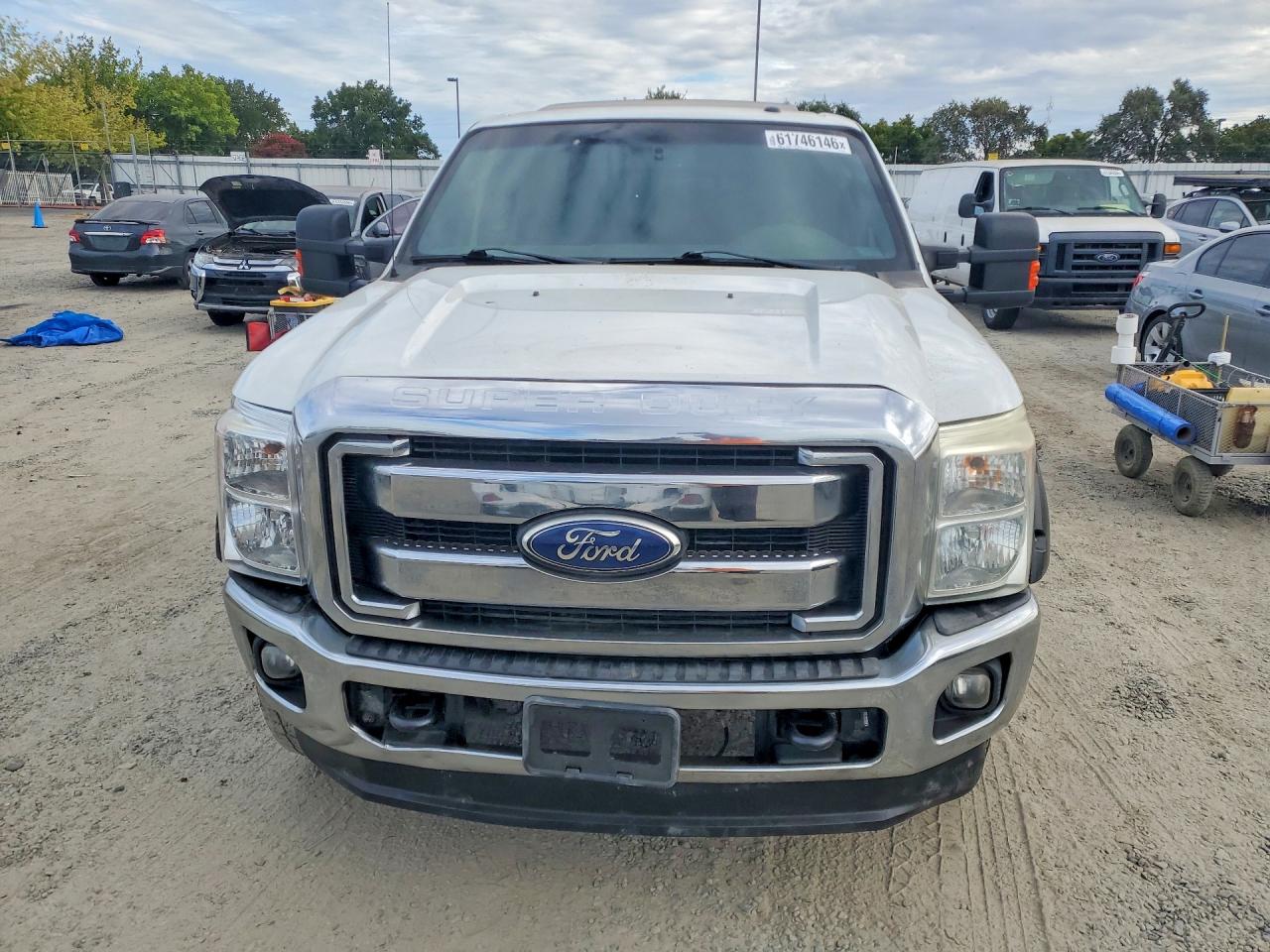 2011 Ford F250 Super Duty White vin: 1FT7W2BT0BEB53502