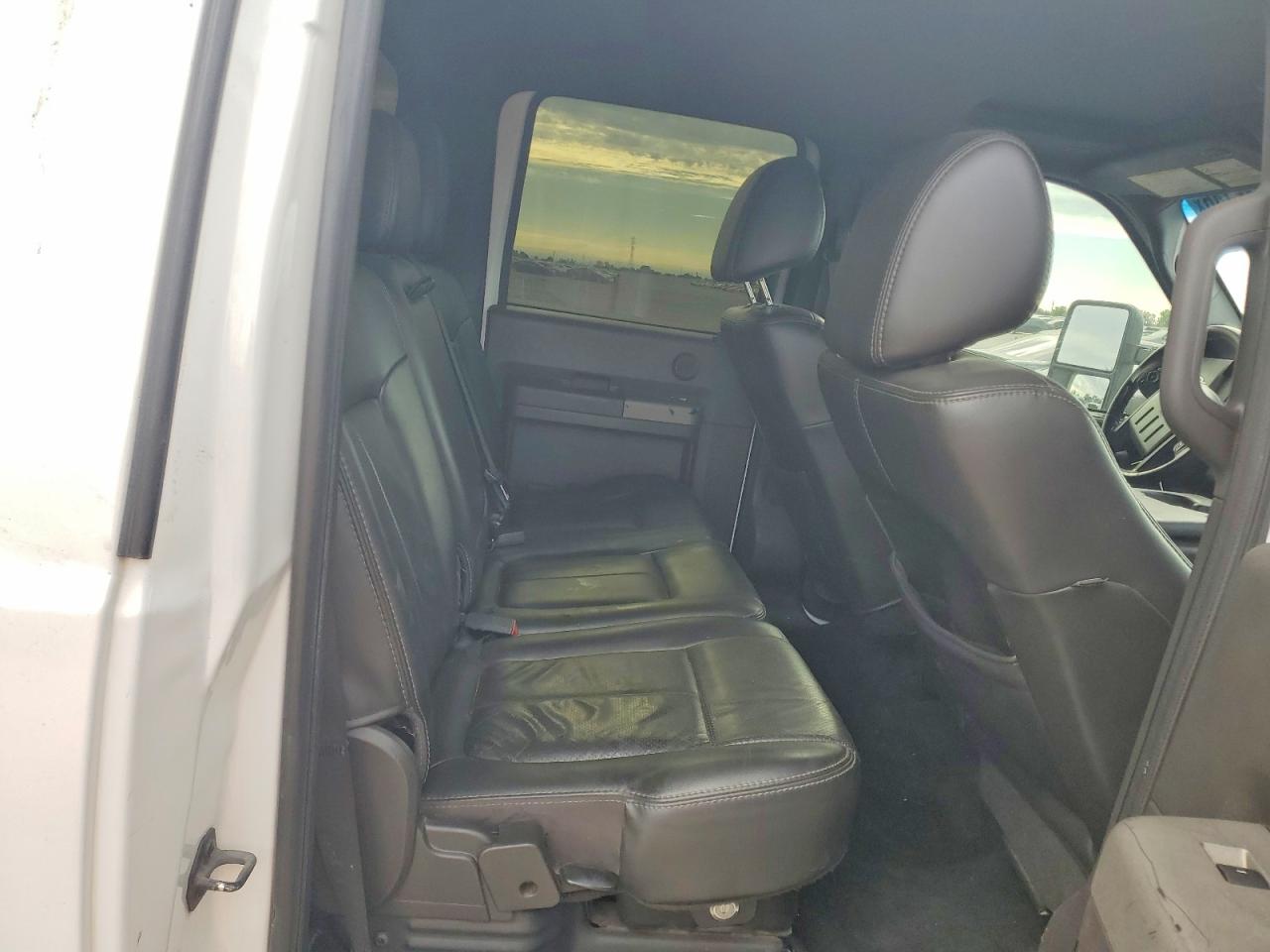 2011 Ford F250 Super Duty White vin: 1FT7W2BT0BEB53502