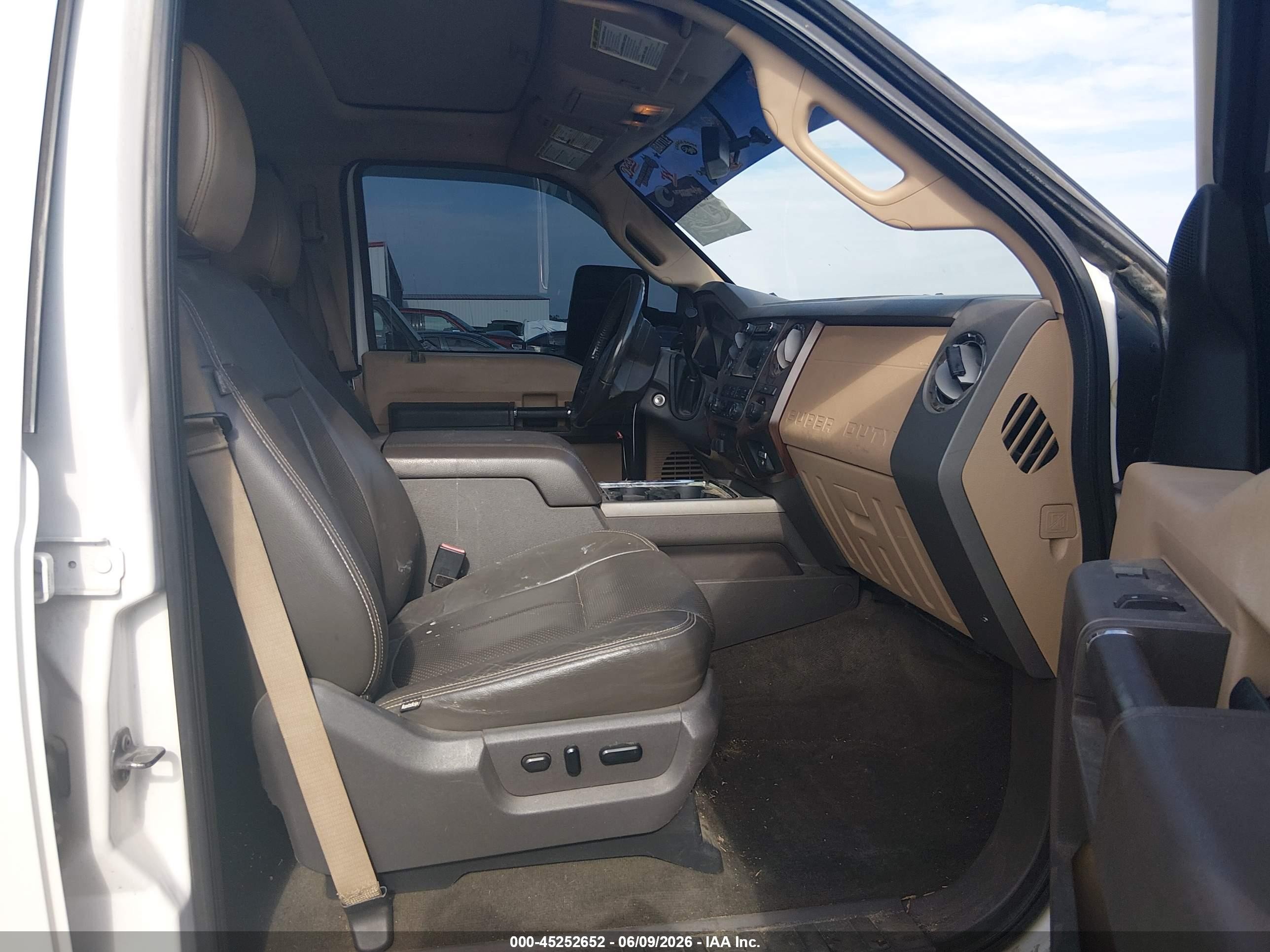 2012 Ford F-250 Lariat White vin: 1FT7W2BT0CEA36603