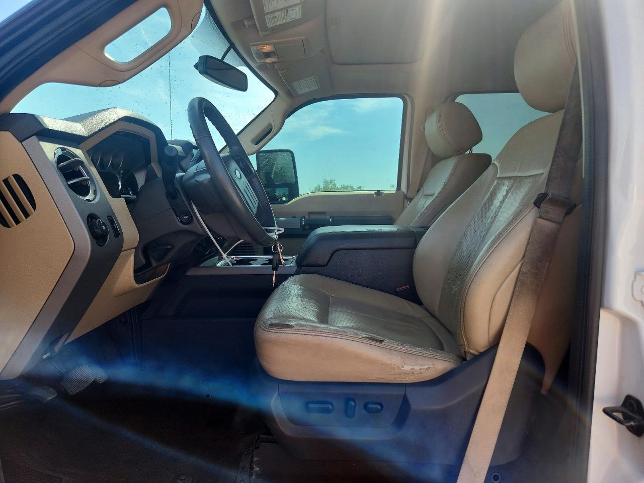 2013 Ford F250 Super Duty White vin: 1FT7W2BT0DEA67030