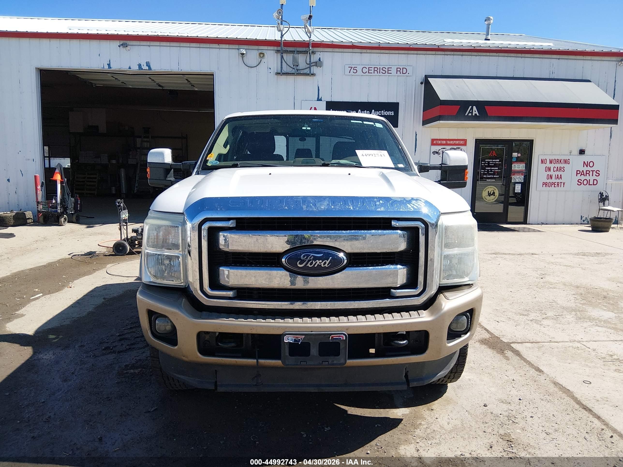2014 Ford F-250 Lariat White vin: 1FT7W2BT0EEA33610