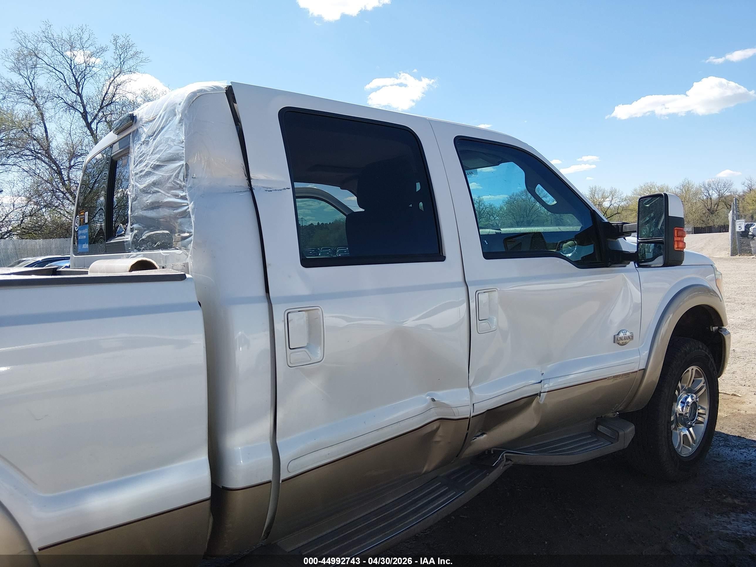 2014 Ford F-250 Lariat White vin: 1FT7W2BT0EEA33610