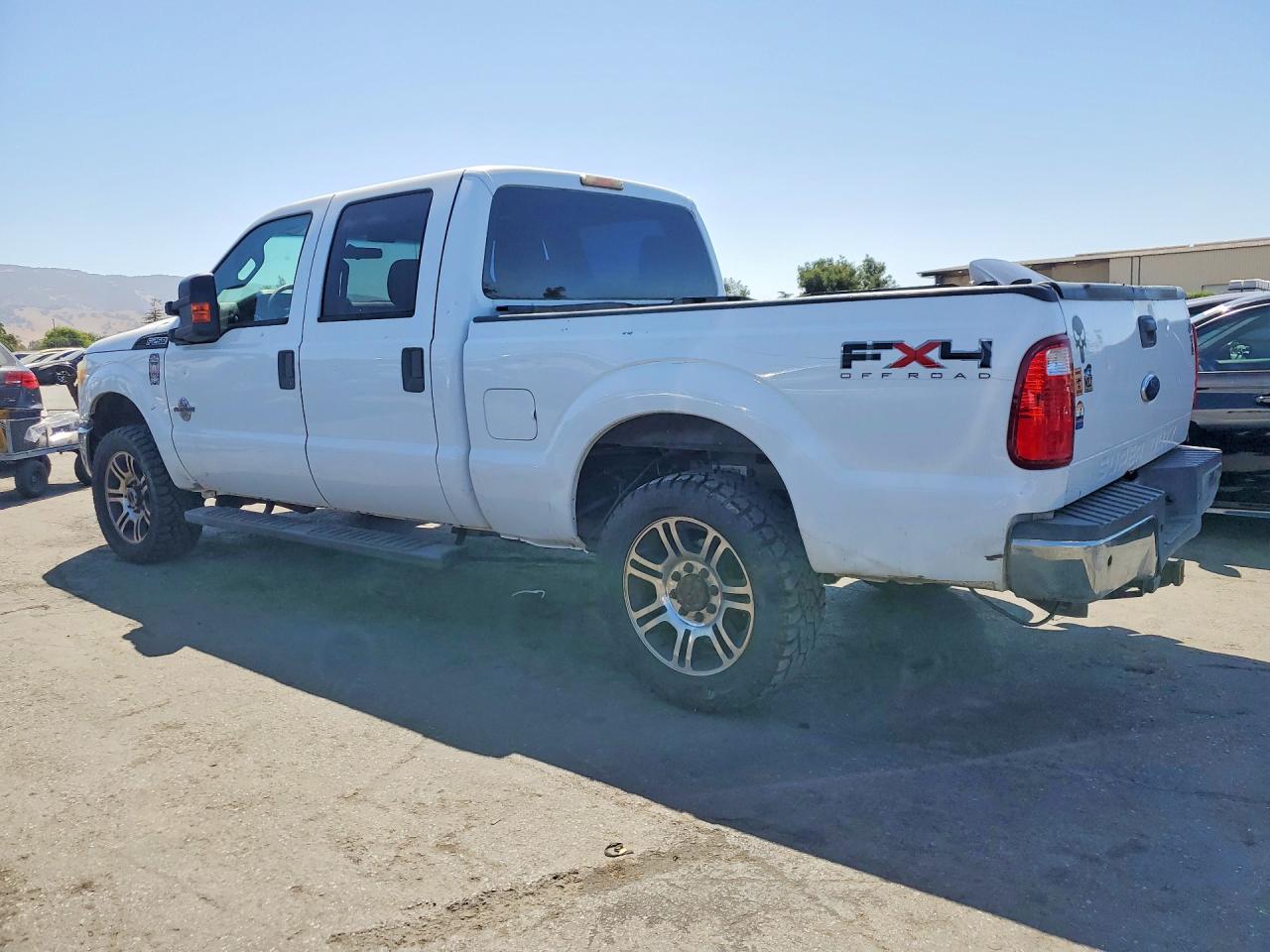 2011 Ford F250 Super Duty White vin: 1FT7W2BT1BEA17119