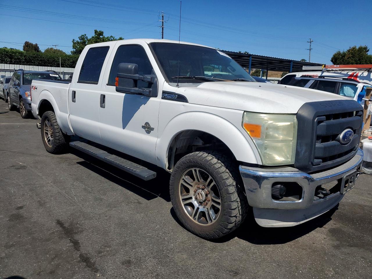 2011 Ford F250 Super Duty White vin: 1FT7W2BT1BEA17119