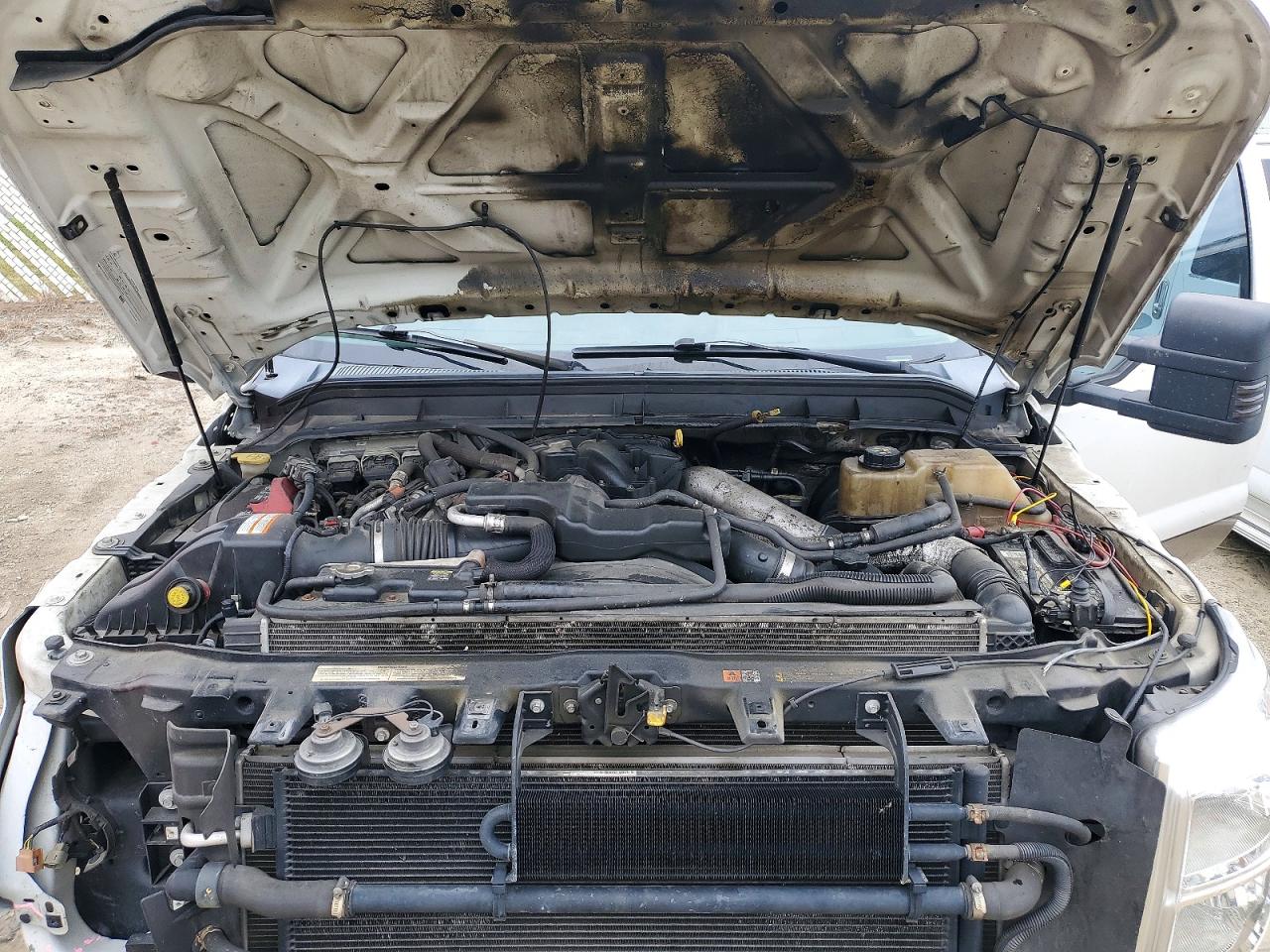 2011 Ford F250 Super Duty White vin: 1FT7W2BT1BEA17668