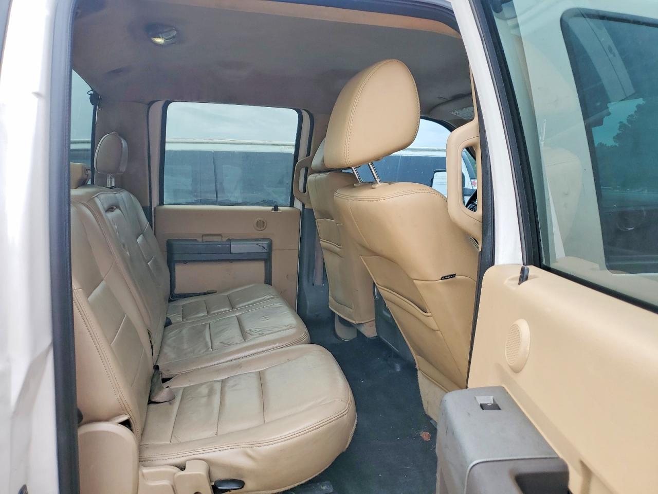 2011 Ford F250 Super Duty White vin: 1FT7W2BT1BEA17668