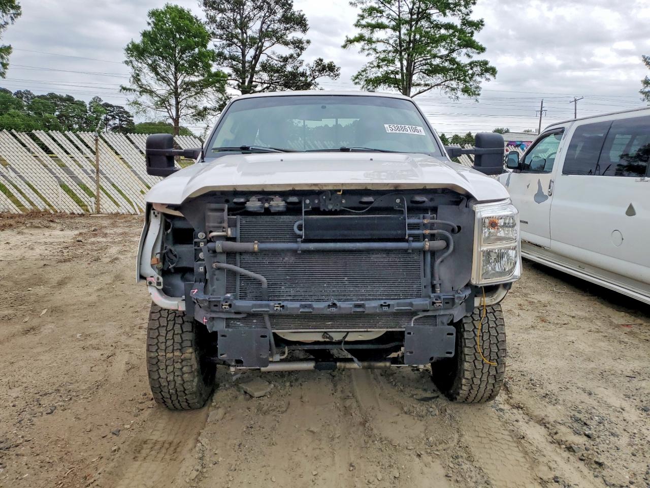 2011 Ford F250 Super Duty White vin: 1FT7W2BT1BEA17668