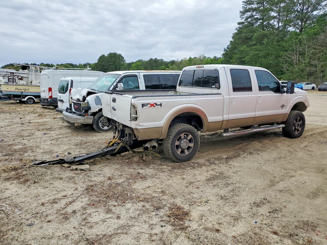 2011 Ford F250 Super Duty White vin: 1FT7W2BT1BEA17668
