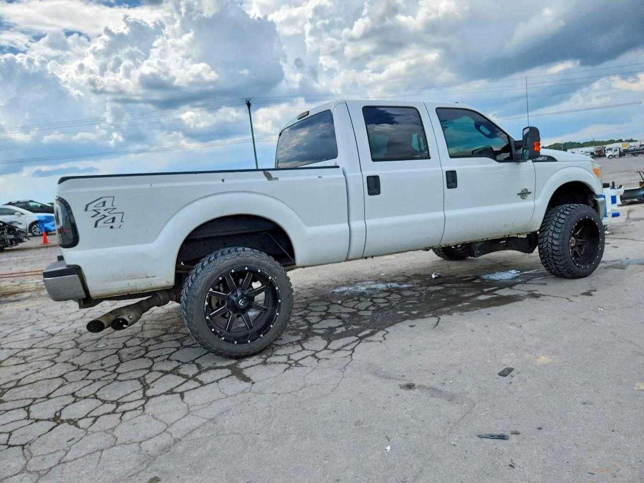 2011 Ford F250 Super Duty White vin: 1FT7W2BT1BEA76235