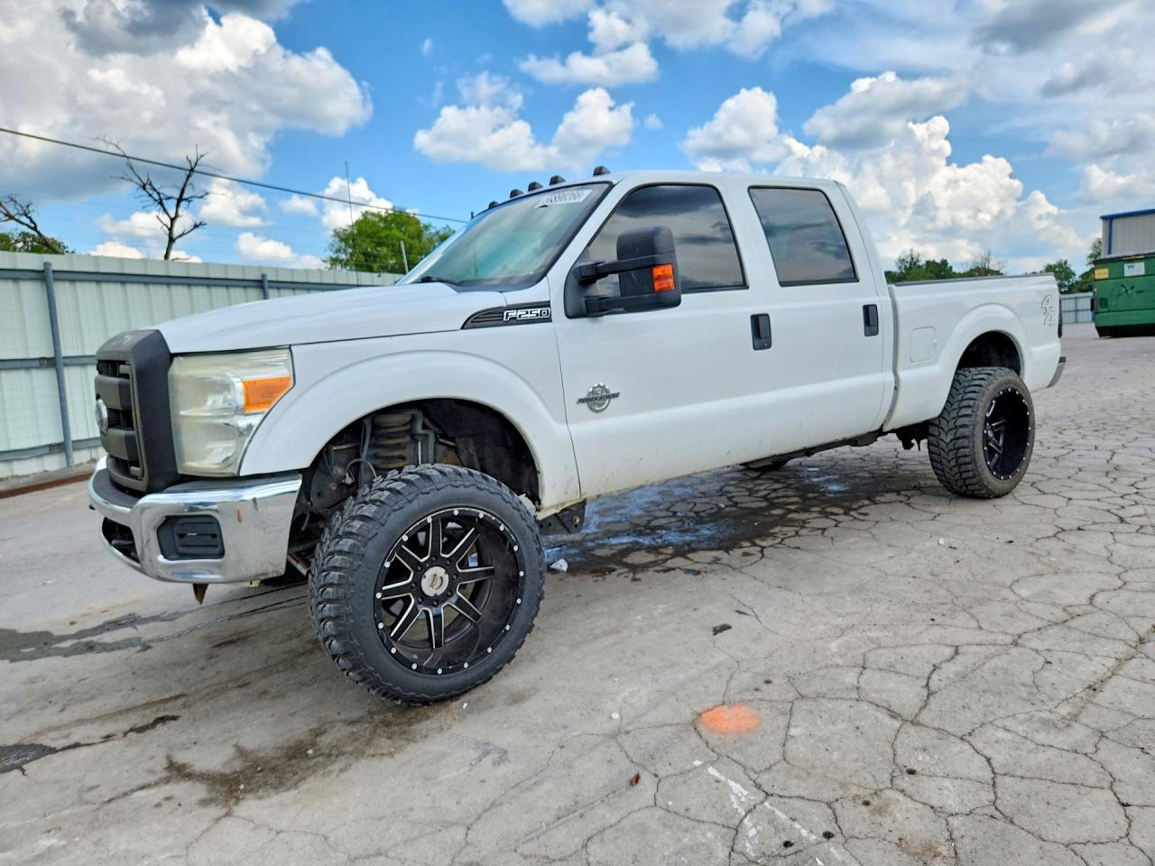 2011 Ford F250 Super Duty White vin: 1FT7W2BT1BEA76235
