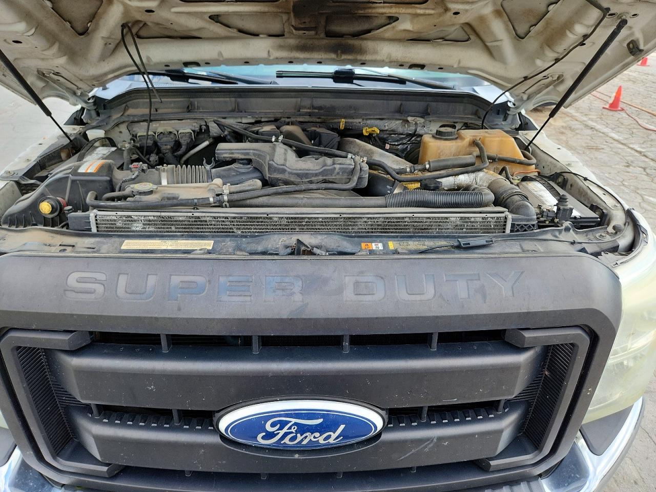 2011 Ford F250 Super Duty White vin: 1FT7W2BT1BEA76235