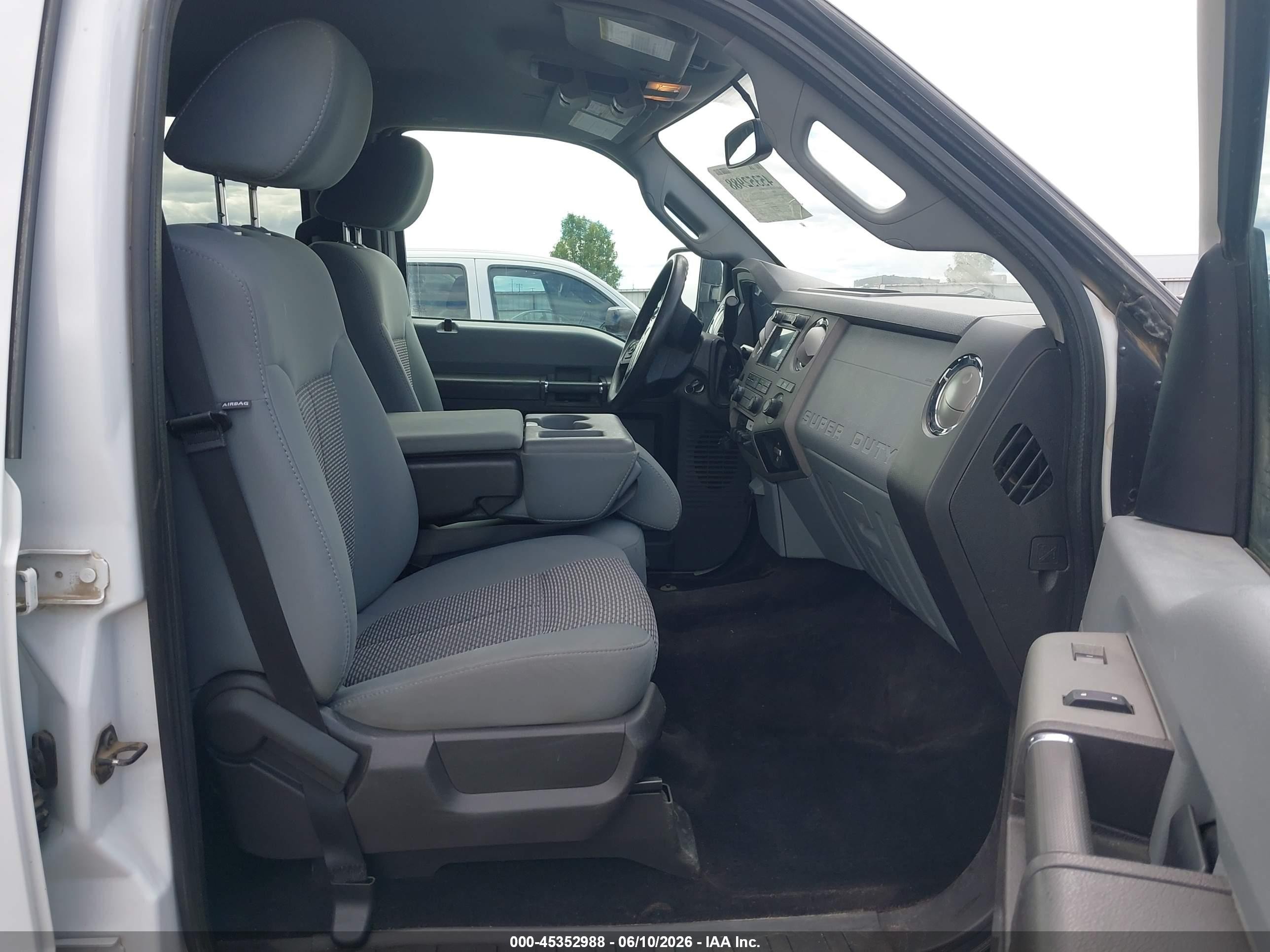 2011 Ford Super Duty F-250 Srw Xlt Белый vin: 1FT7W2BT1BEB54805