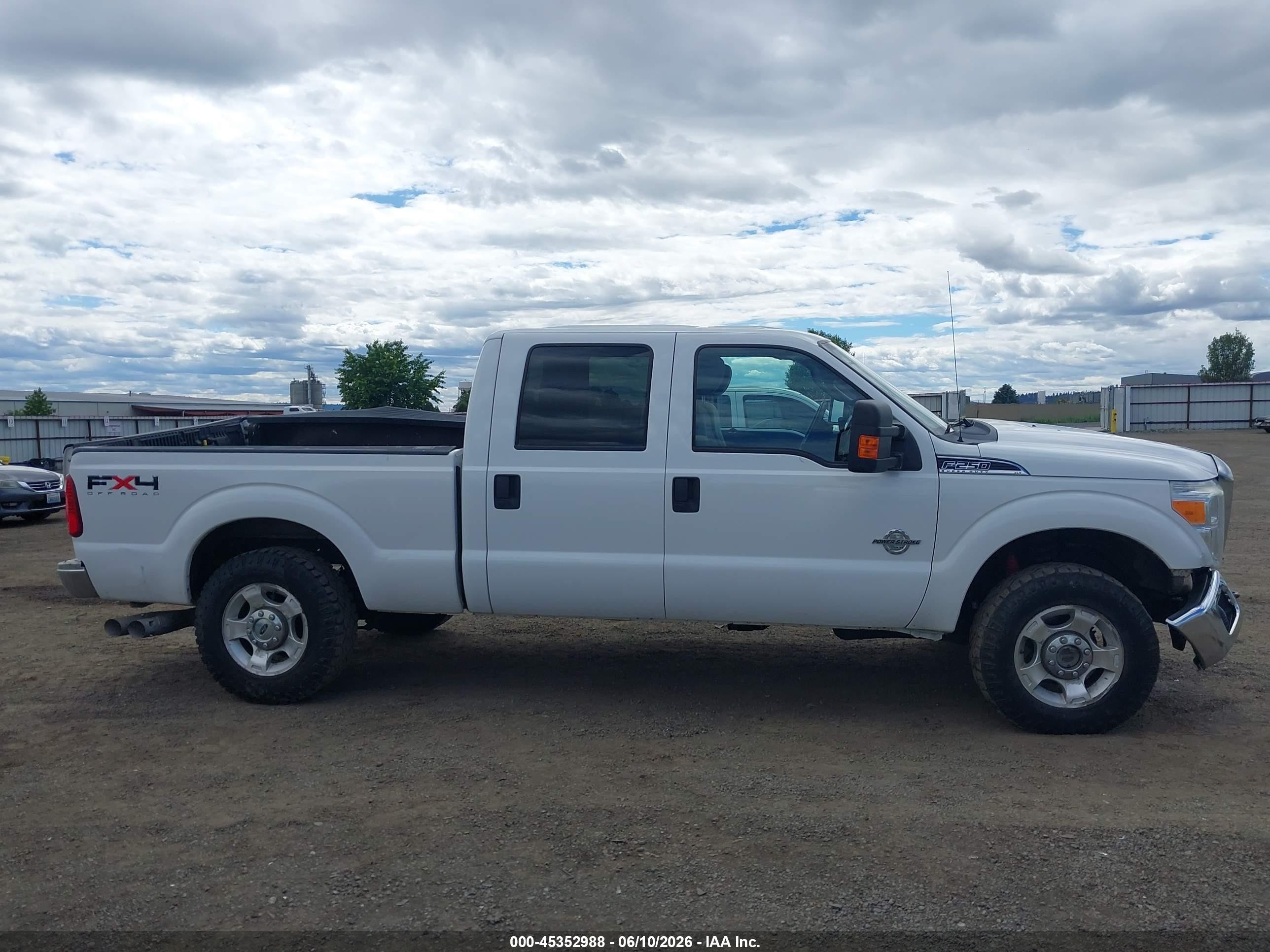 2011 Ford Super Duty F-250 Srw Xlt Белый vin: 1FT7W2BT1BEB54805