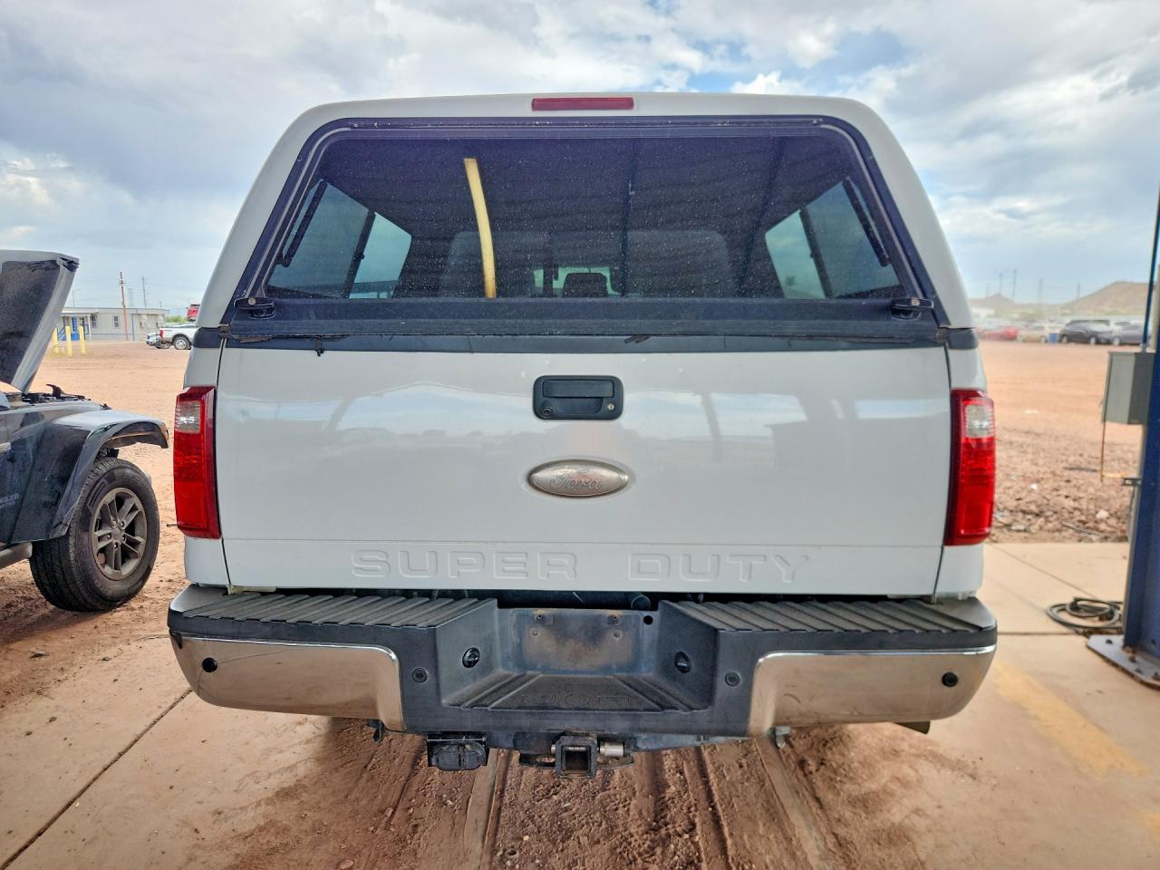 2011 Ford F250 Super Duty White vin: 1FT7W2BT1BEC57643
