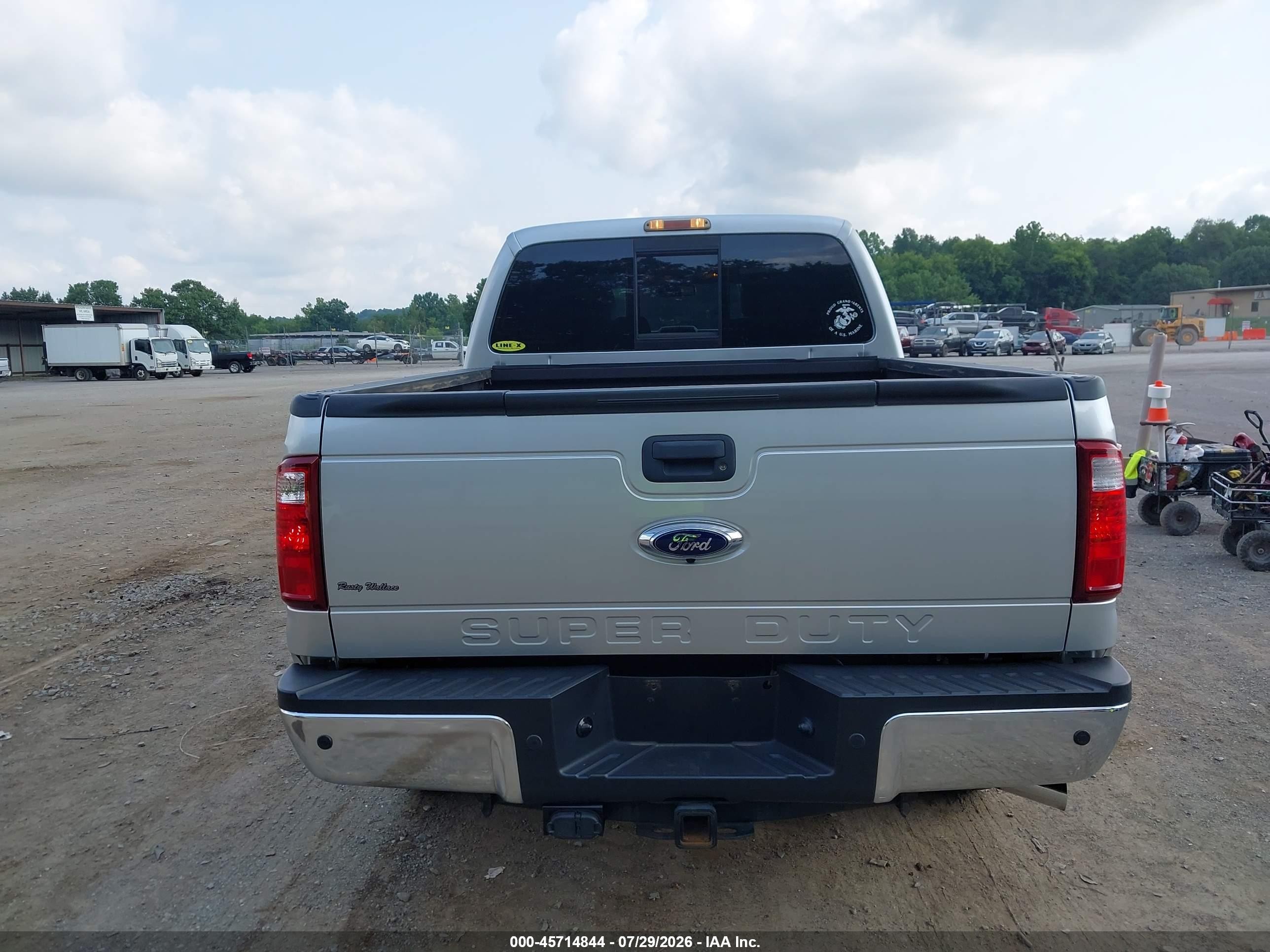 2015 Ford F-250 Lariat Серебряный vin: 1FT7W2BT1FEA67539
