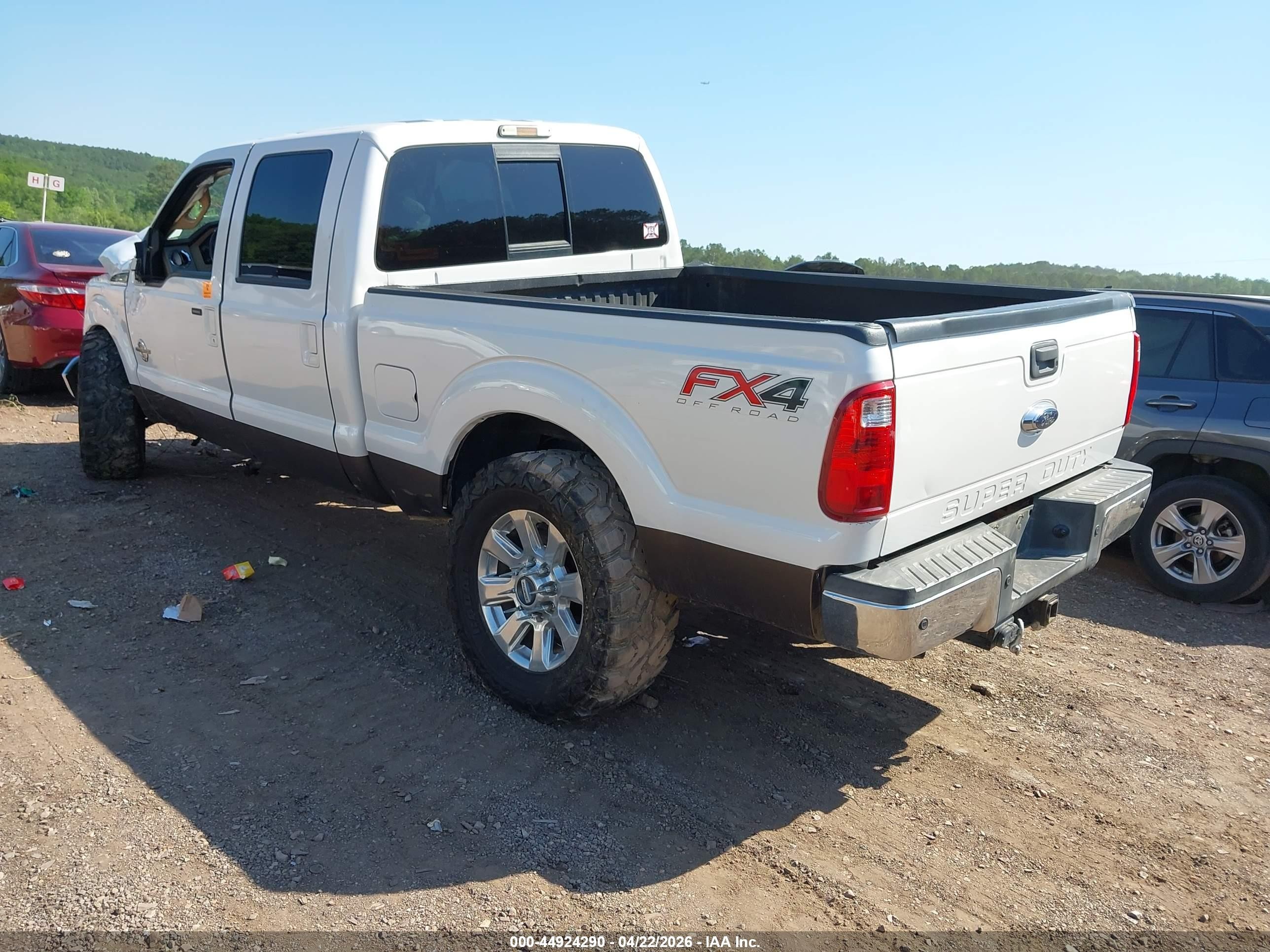 2015 Ford F-250 Lariat White vin: 1FT7W2BT1FEA79870