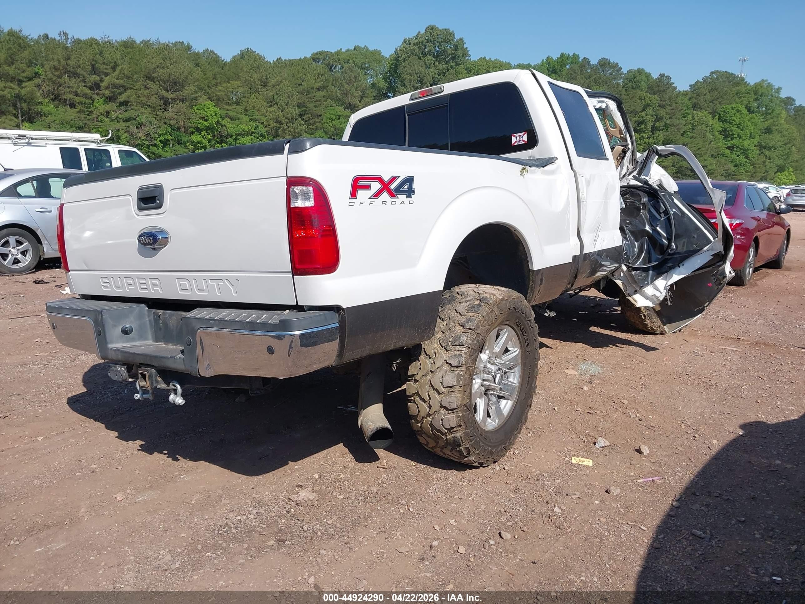 2015 Ford F-250 Lariat White vin: 1FT7W2BT1FEA79870