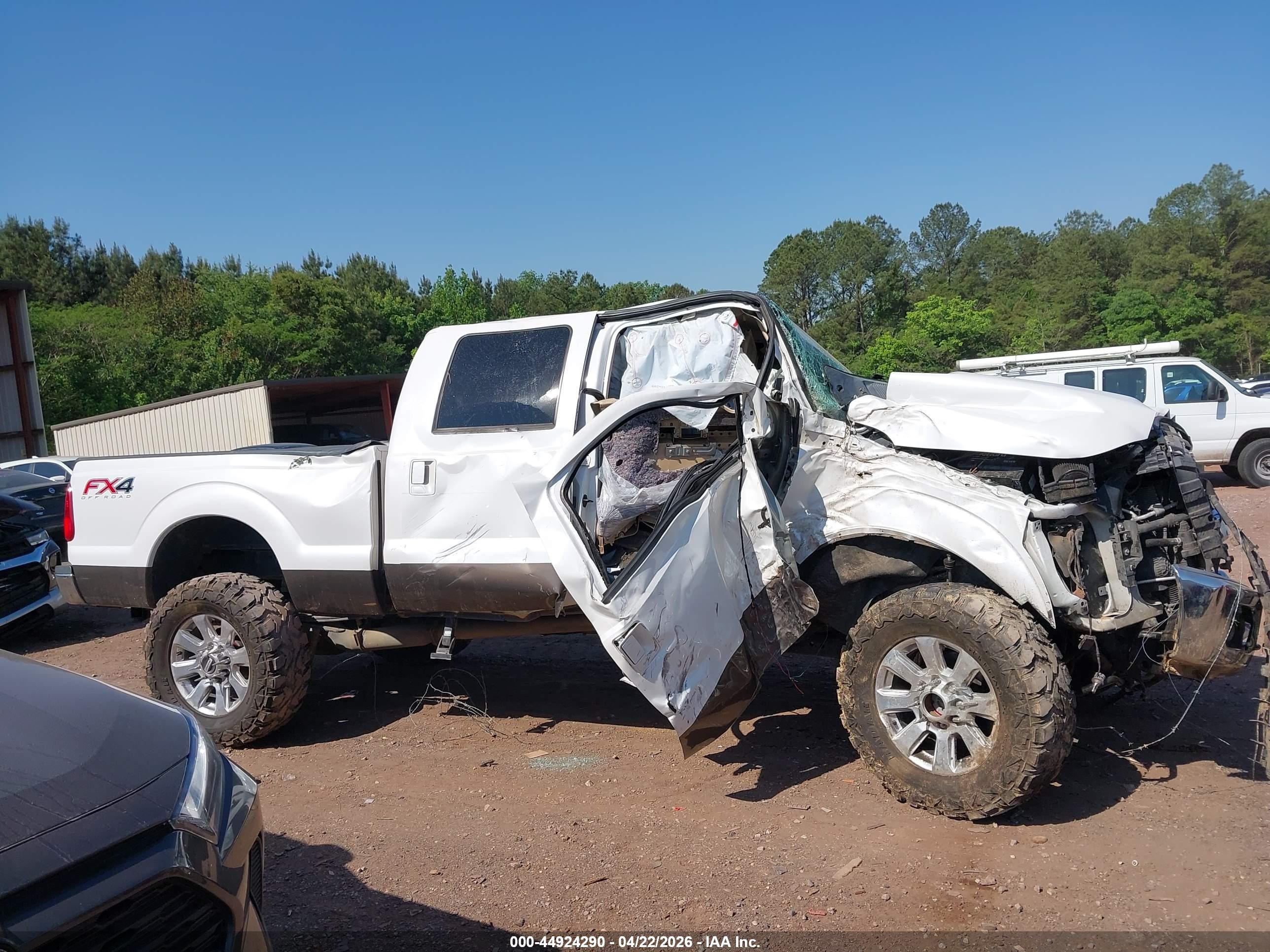 2015 Ford F-250 Lariat White vin: 1FT7W2BT1FEA79870