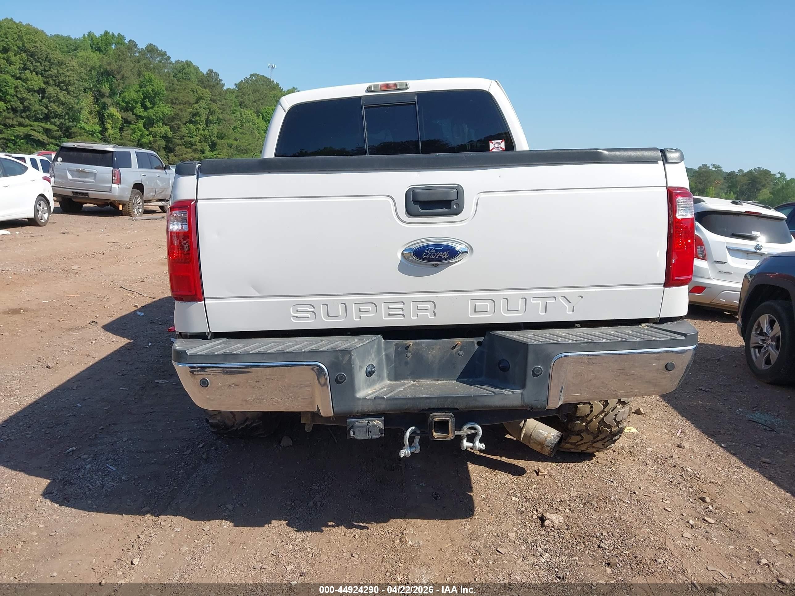2015 Ford F-250 Lariat White vin: 1FT7W2BT1FEA79870