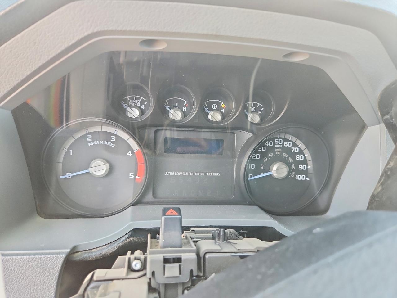 2015 Ford F250 Super Duty Белый vin: 1FT7W2BT1FEA82610