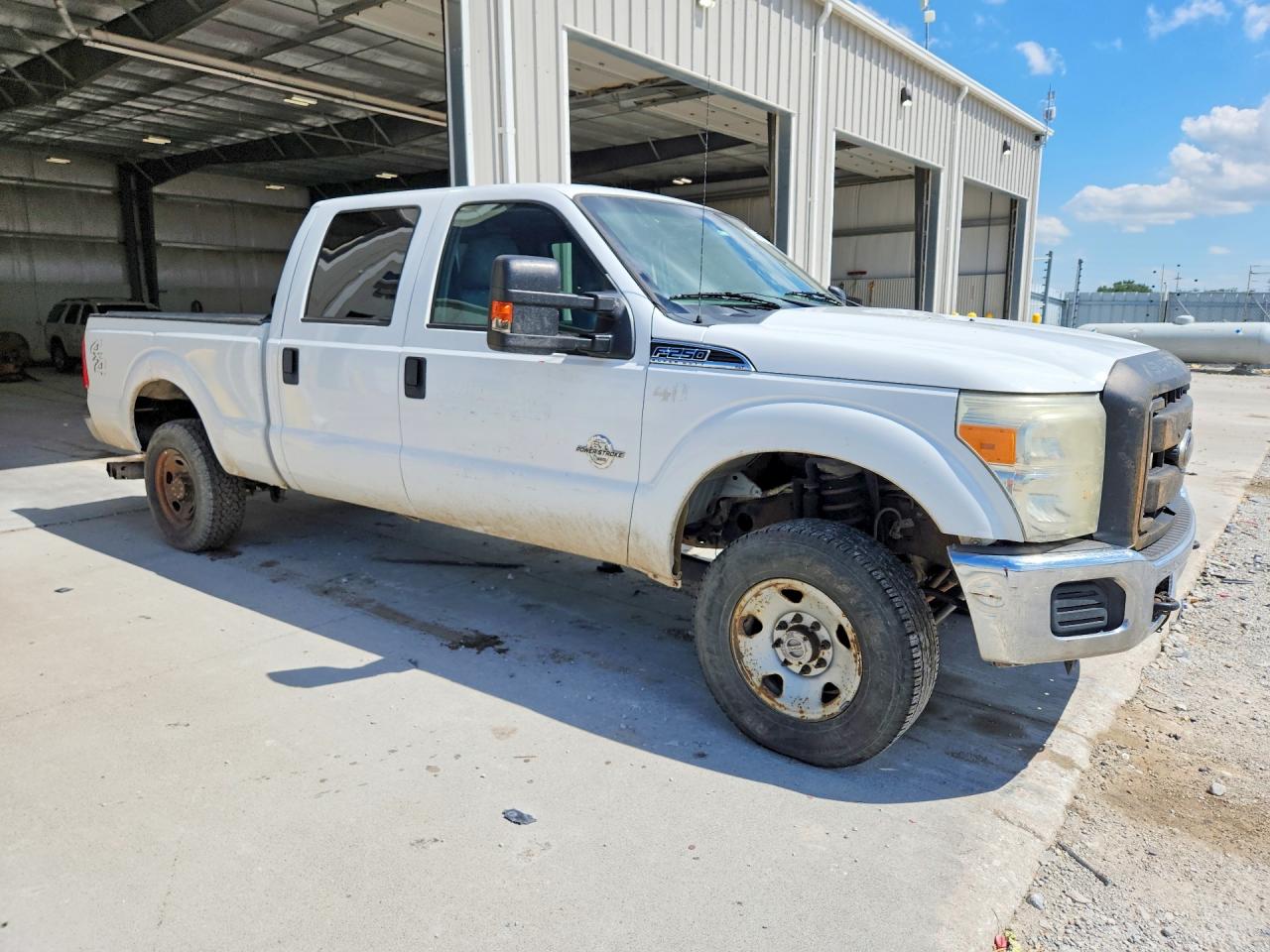 2015 Ford F250 Super Duty White vin: 1FT7W2BT1FEC54943