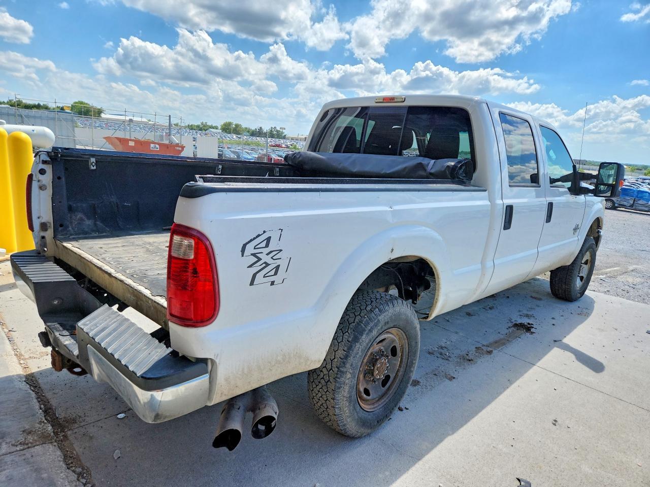 2015 Ford F250 Super Duty White vin: 1FT7W2BT1FEC54943