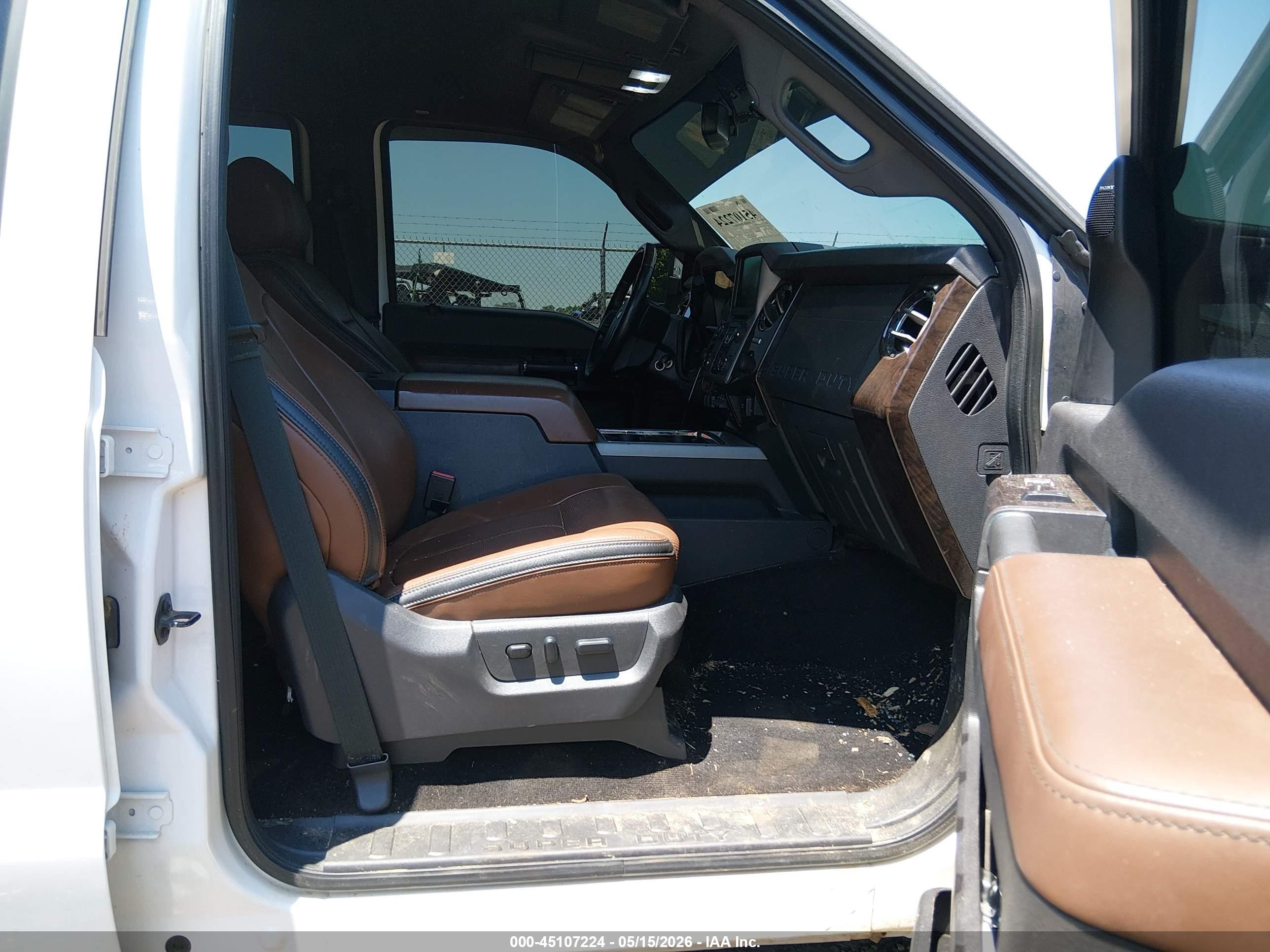2015 Ford F-250 Lariat White vin: 1FT7W2BT1FEC60693