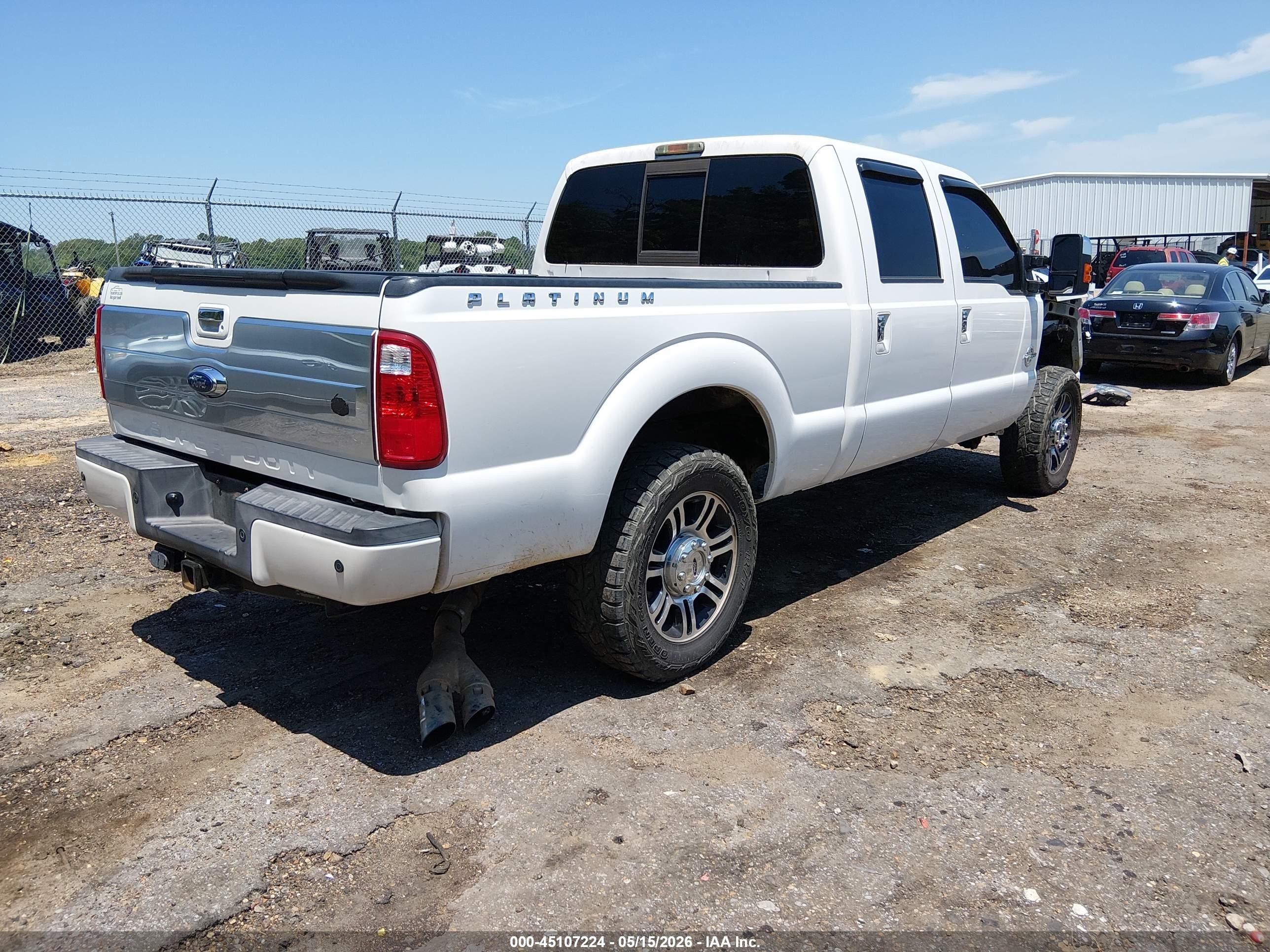 2015 Ford F-250 Lariat White vin: 1FT7W2BT1FEC60693
